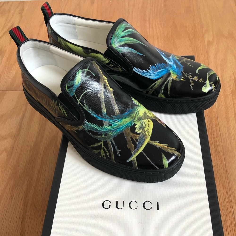 Gucci men letter shoe size 7. NEW 100% Authentic